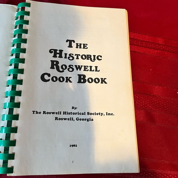 The Historic Roswell, Georgia Cookbook 1982 Spiral Bound -writing inside cover - Picture 4 of 9